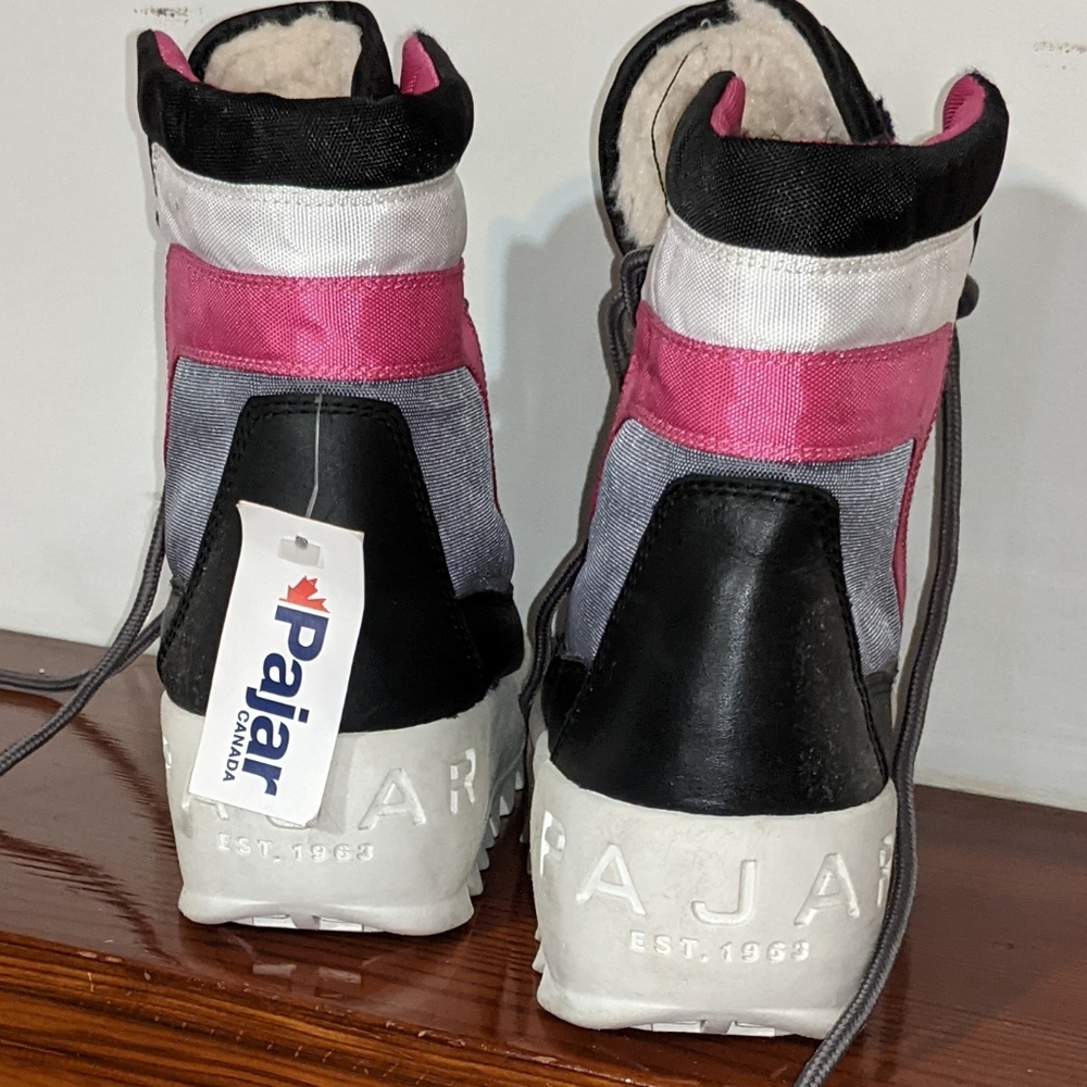 Pria Winter Boot From Pajar - Picture 5 of 10